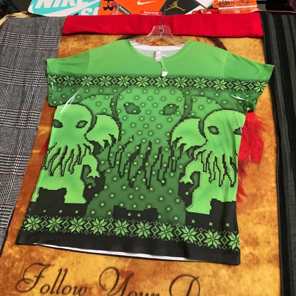 SUBLIVIE-women’s green/black short sleeve graphic print tee-shirt - Picture 3 of 9